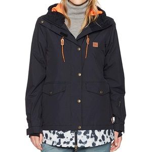 DC women’s snowboard jacket